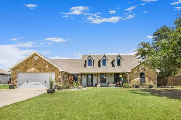 704 Dixie Lane, Whitewright, TX 75491