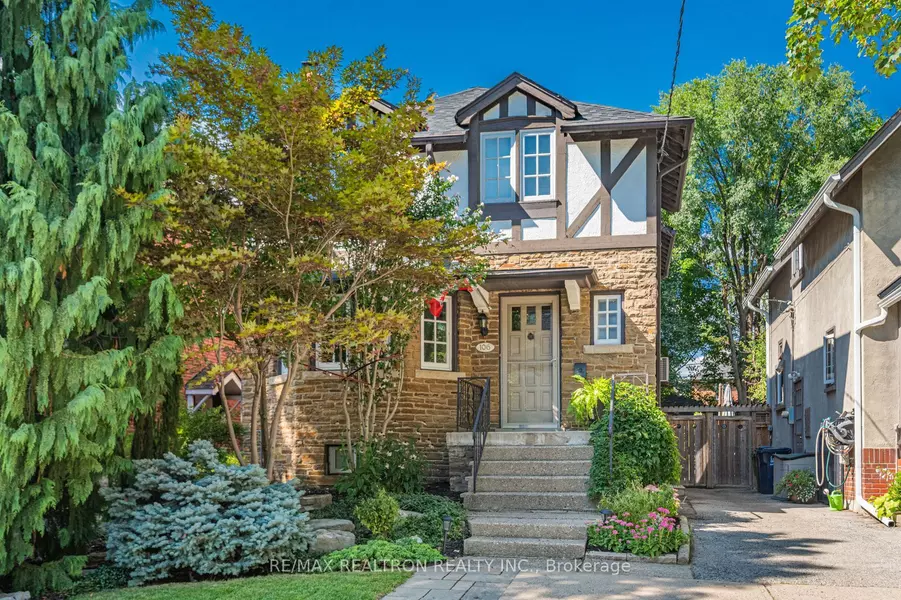 106 Brooke AVE, Toronto C04, ON M5M 2K4