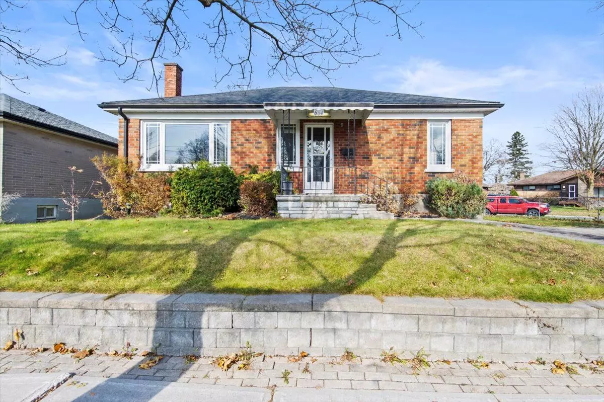 Peterborough, ON K9J 3X3,664 Crawford PL