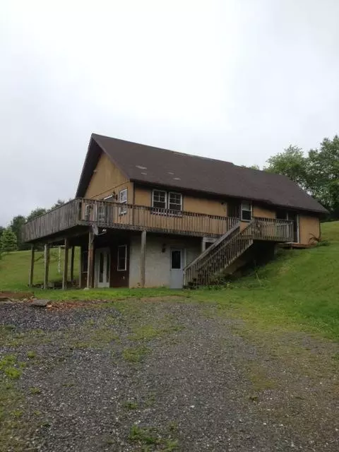 55 Clayton Curve, Lower Towamensing Tp, PA 18071