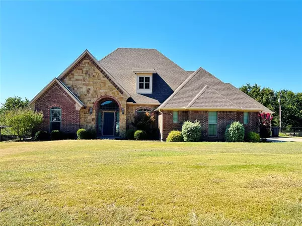 107 Oakmont Drive, Weatherford, TX 76088