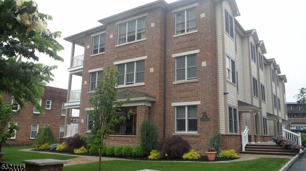 18 Baldwin St #3B, Montclair Twp., NJ 07042