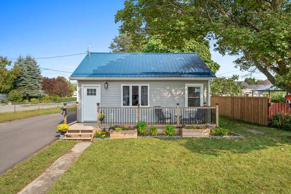 22 Johnson RD, Quinte West, ON K8V 2W6