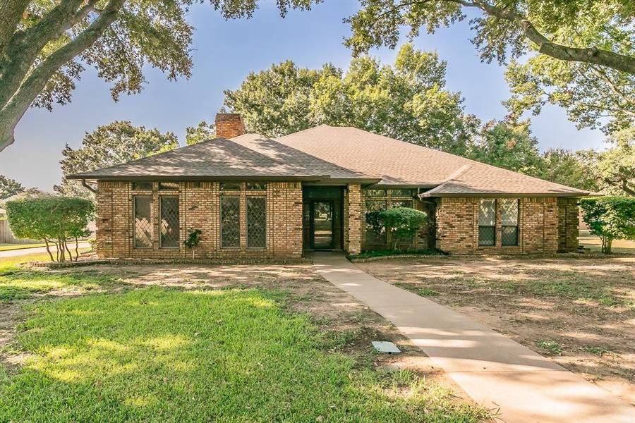 1016 Poe Lane, Mansfield, TX 76063