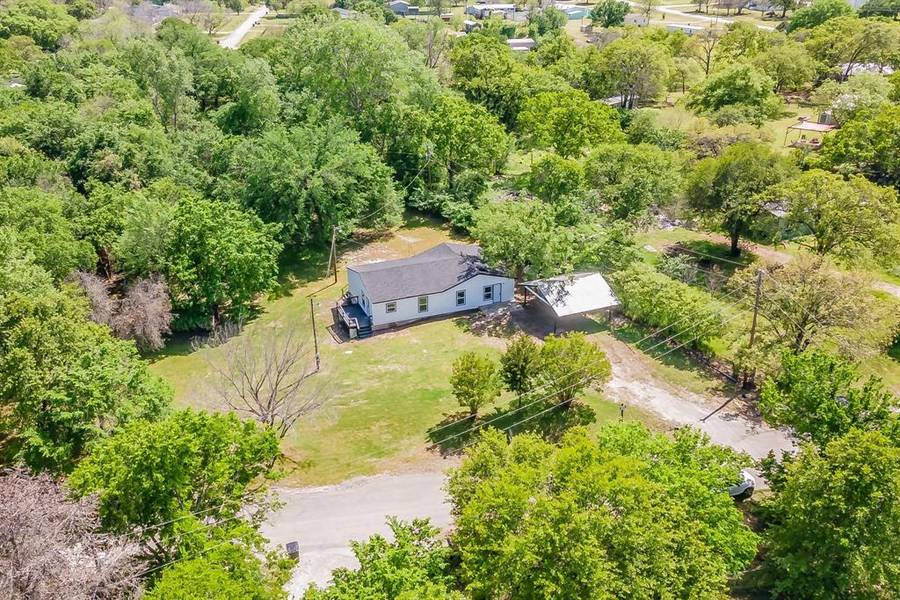 238 Briar Oaks Drive, Azle, TX 76020