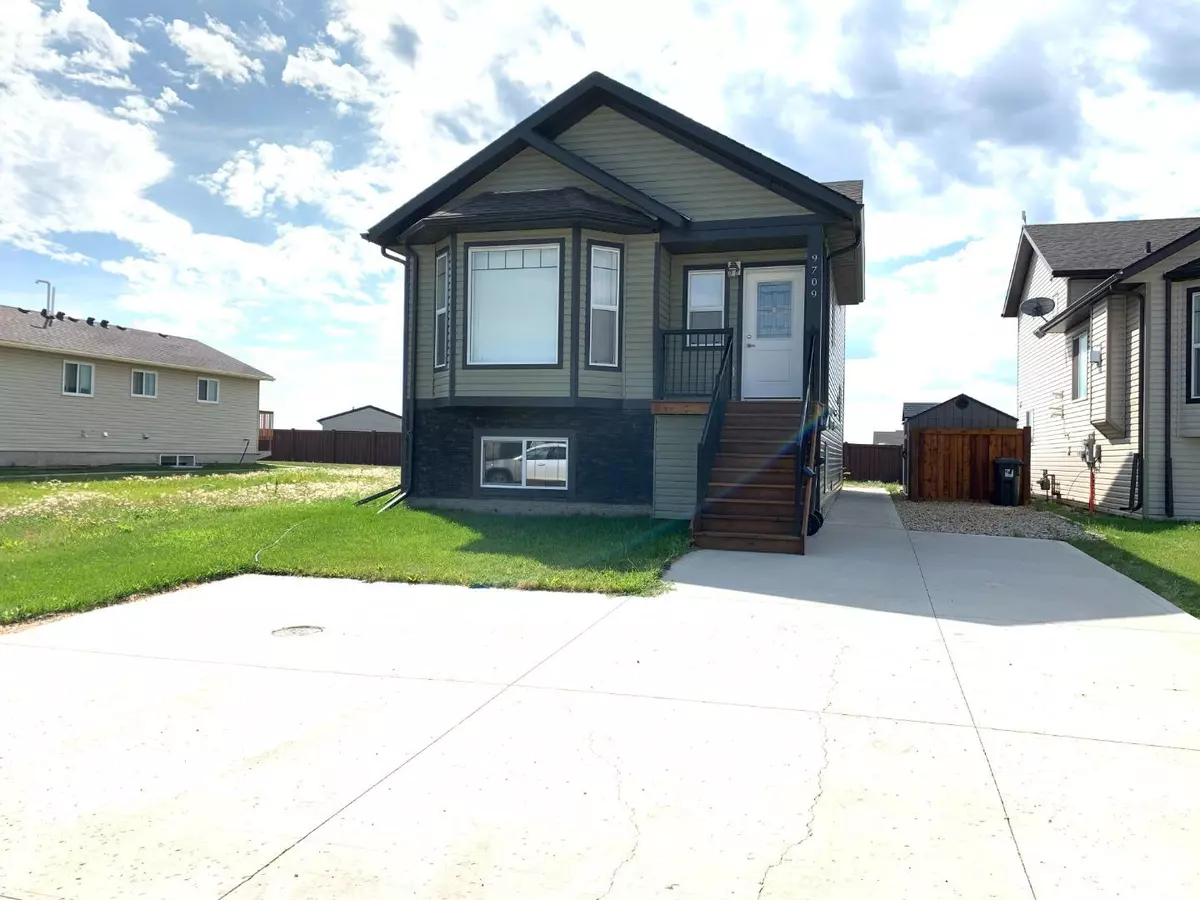 Clairmont, AB T8X 5C5,9709 113 AVE