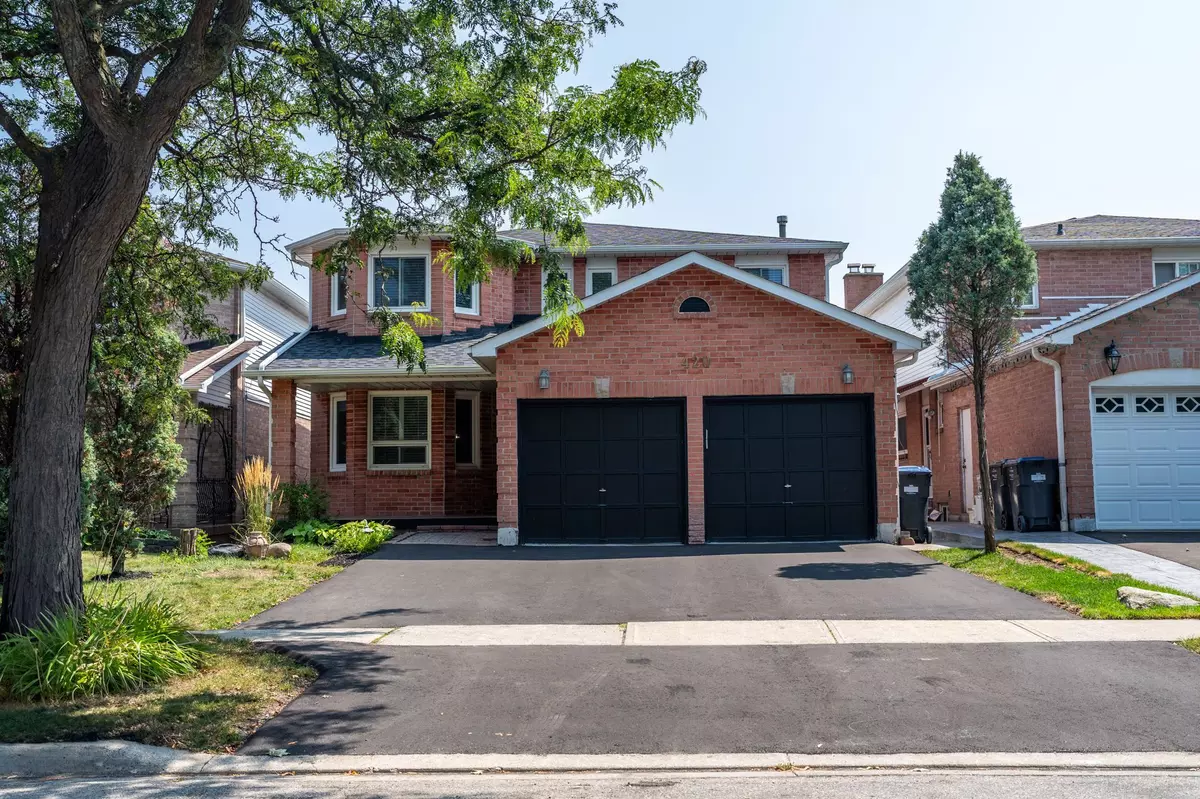 Mississauga, ON L5R 1W2,420 Everton DR