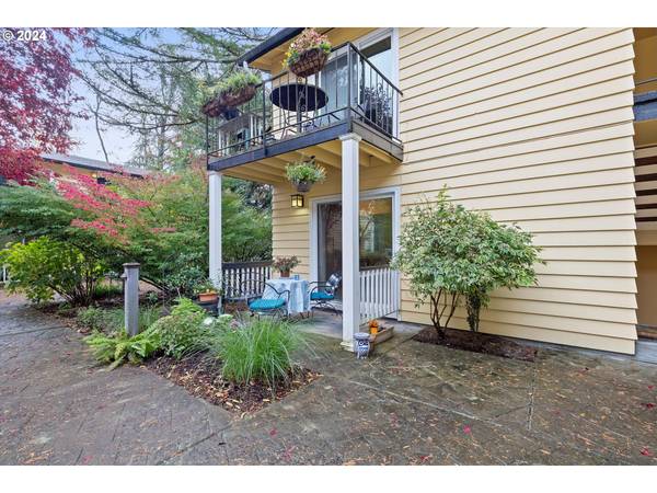 3561 SW TROY ST #7, Portland, OR 97219