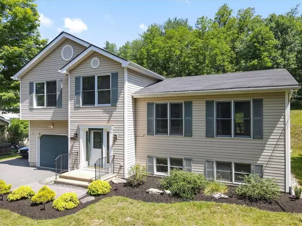 204 Edward Smith Boulevard,  Middle Smithfield Twp,  PA 18302