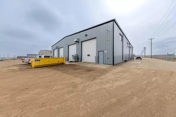 Lloydminster, AB T9V 3N6,7214 56 ST ##1