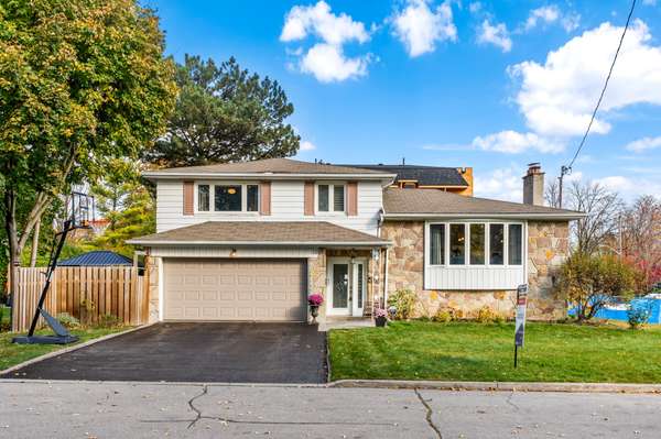 10 Greenyards DR, Toronto C14, ON M2M 2R6