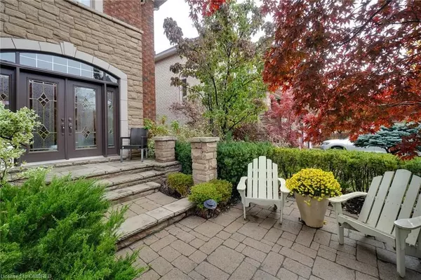 Oakville, ON L6H 7M5,2301 HERTFORDSHIRE WAY