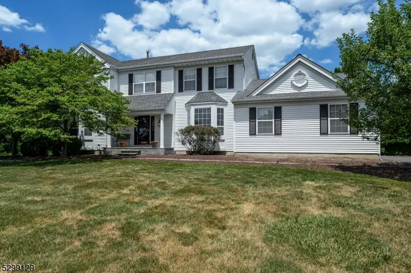 31 Running Brook Cir, Raritan Twp., NJ 08822