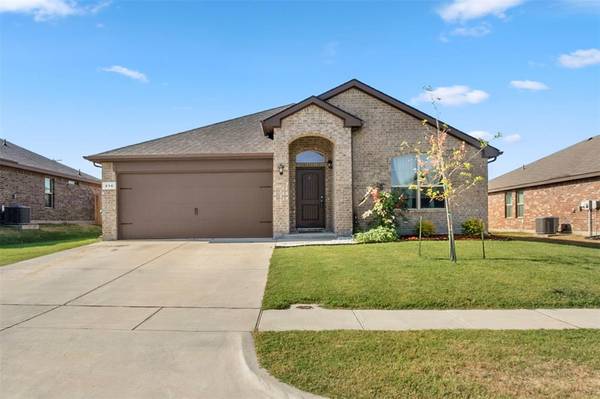 414 Saratoga Drive, Ponder, TX 76259