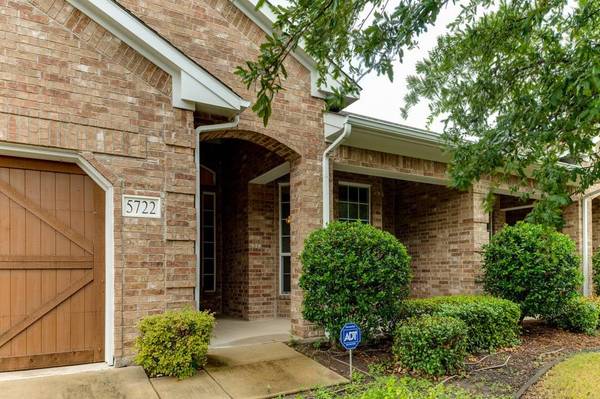 5722 Ridgerock Road, Fort Worth, TX 76132