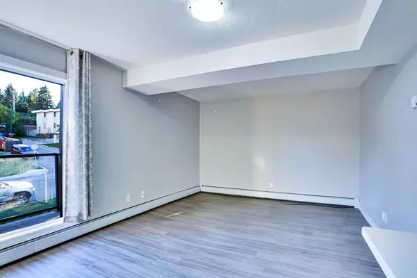 Calgary, AB T2E 0B3,1820 9 ST SW #201