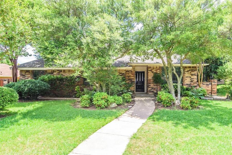 1326 Briarmeade Drive, Duncanville, TX 75137