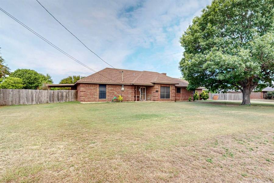 131 Jason Drive, Red Oak, TX 75154