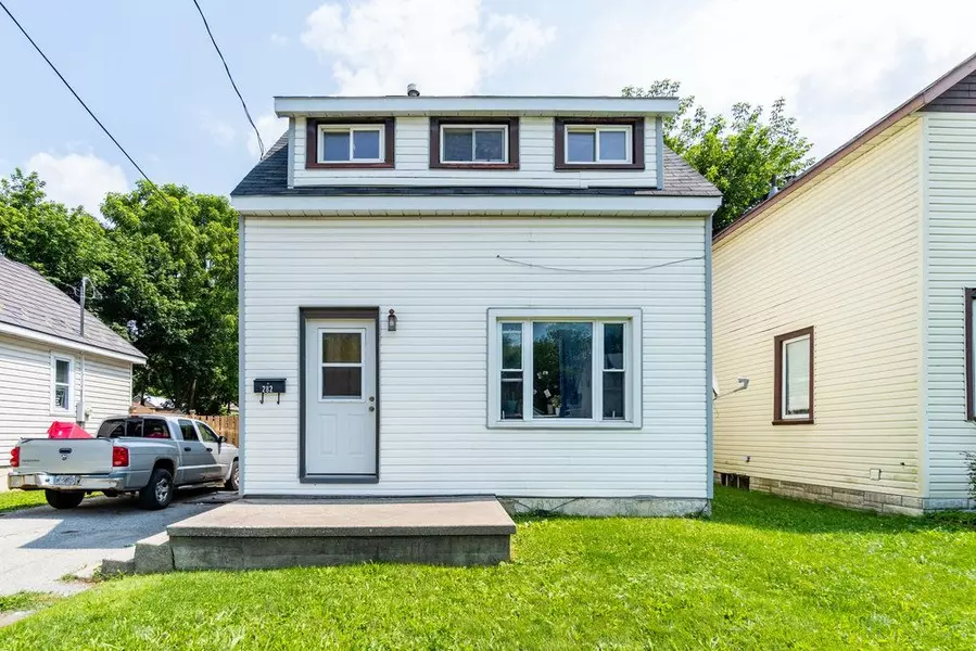 282 Gill ST, Orillia, ON L3V 4K4