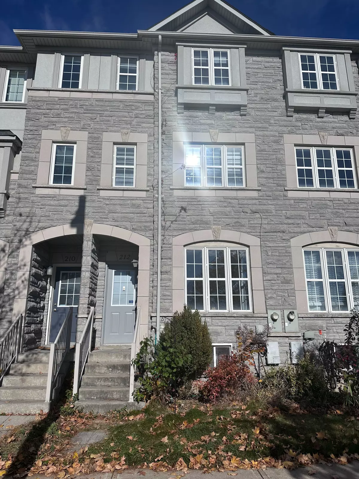 Richmond Hill, ON L4B 4T6,212 Bantry AVE