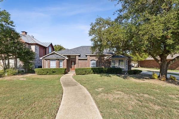 1300 Quapaw Trail, Mesquite, TX 75149