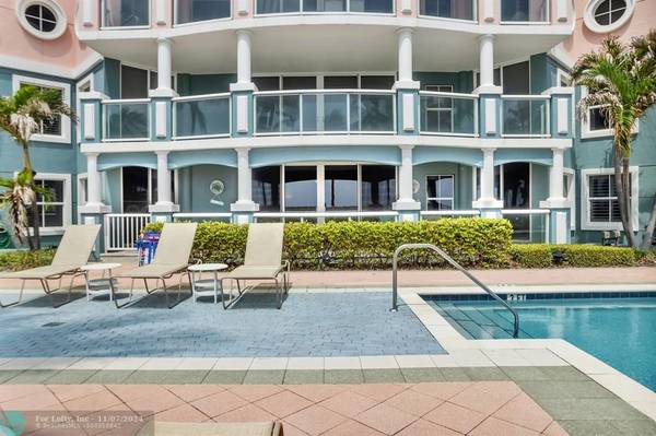 2051 SE 3rd St  #102, Deerfield Beach, FL 33441