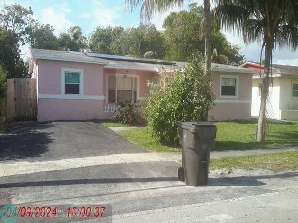 3290 NW 39th St, Lauderdale Lakes, FL 33309