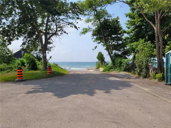 Wainfleet, ON L0S 1V0,11582 BEACH RD