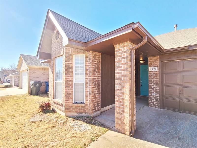 2425 Grapevine Drive, Midwest City, OK 73130