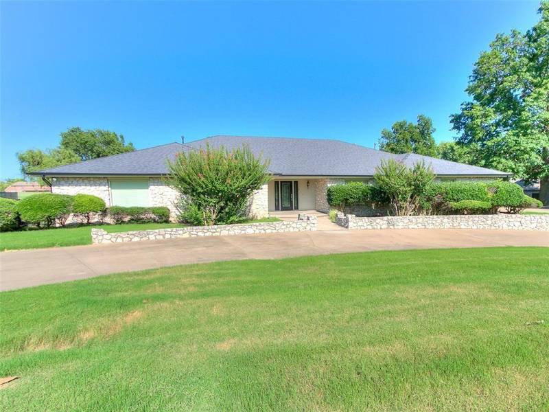 3 Country Club Road, Shawnee, OK 74801