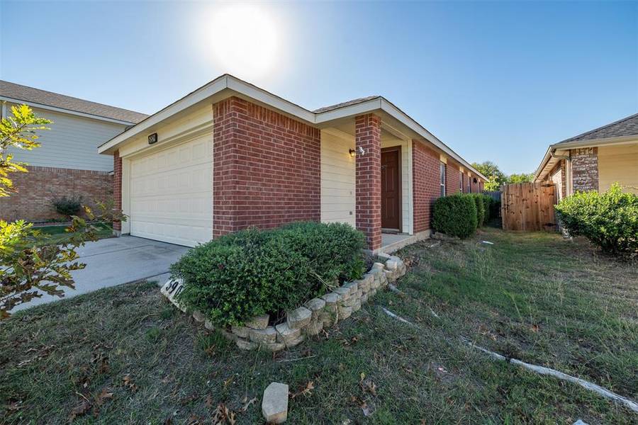 5904 Parkview Hills Lane, Fort Worth, TX 76179