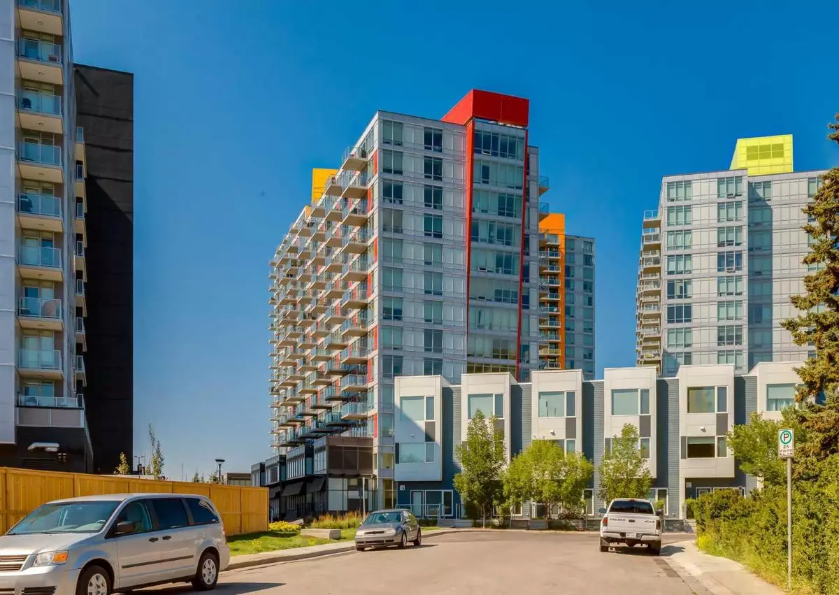 Calgary, AB T2L 2L6,10 Brentwood Common Northwest #310