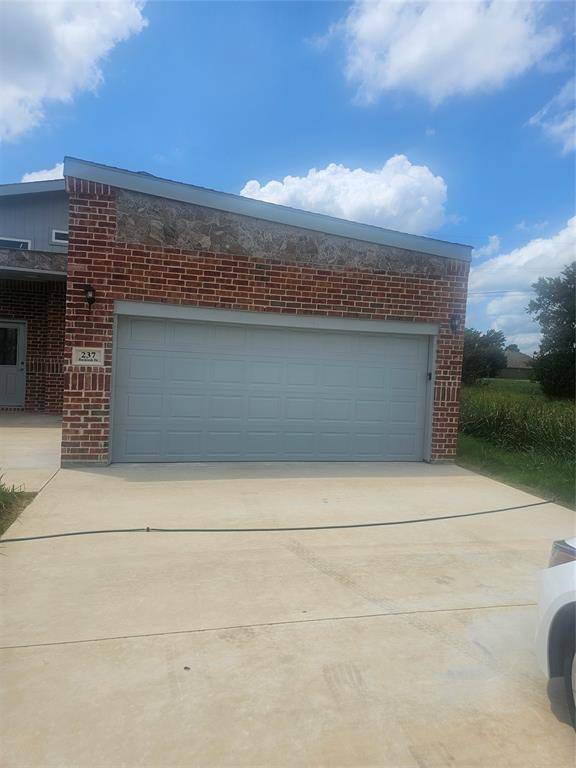 237 Backlash Drive, Gun Barrel City, TX 75156