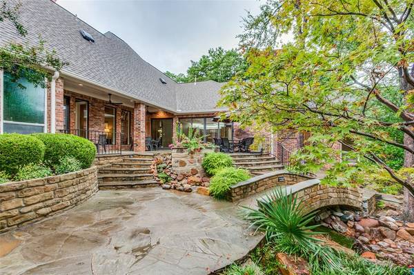 6254 Preston Creek Drive,  Dallas,  TX 75240