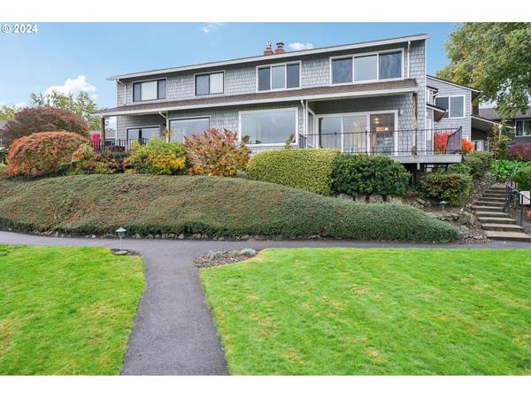 651 N TOMAHAWK ISLAND DR, Portland, OR 97217