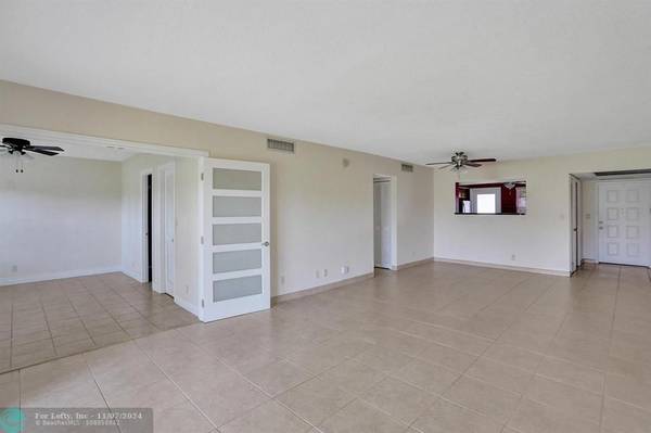 Pompano Beach, FL 33069,3050 N Palm Aire Dr  #109