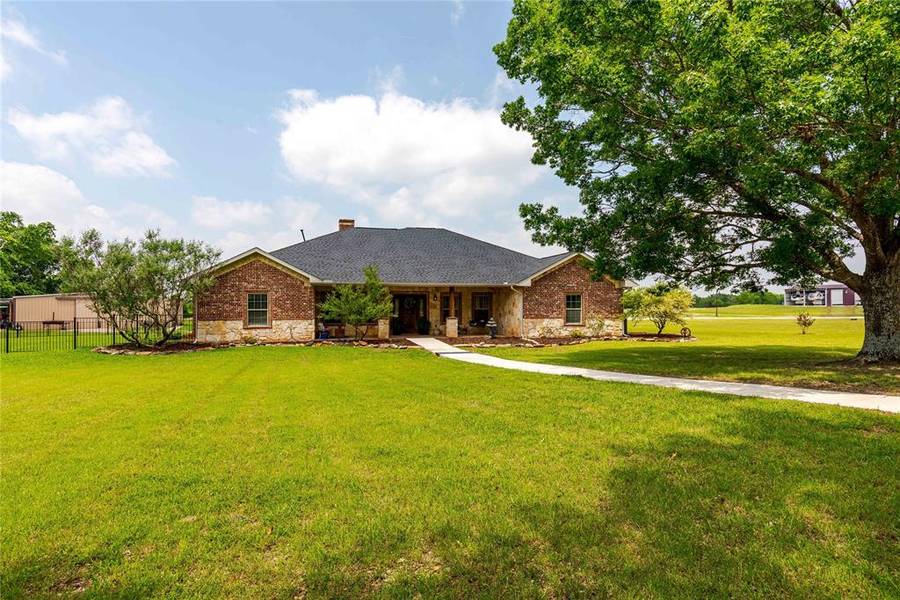 747 Hynds Ranch Road, Van Alstyne, TX 75495