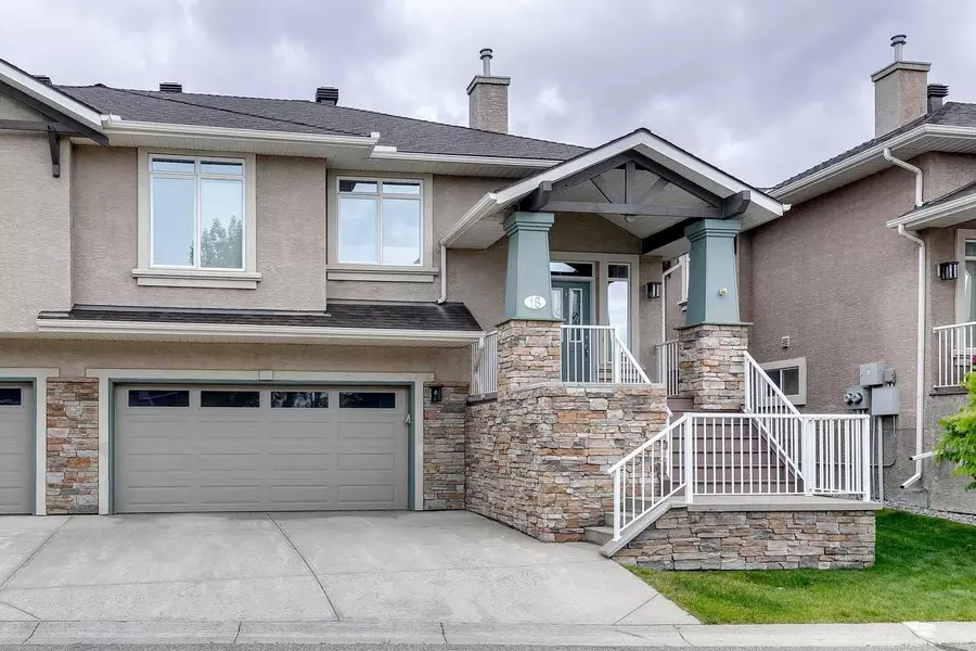 18 Discovery Woods Villas Southwest, Calgary, AB T3H 5A6