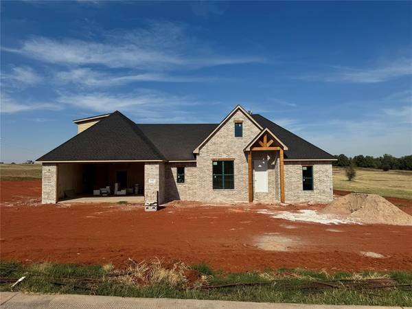 2442 Canyon Circle, Blanchard, OK 73010