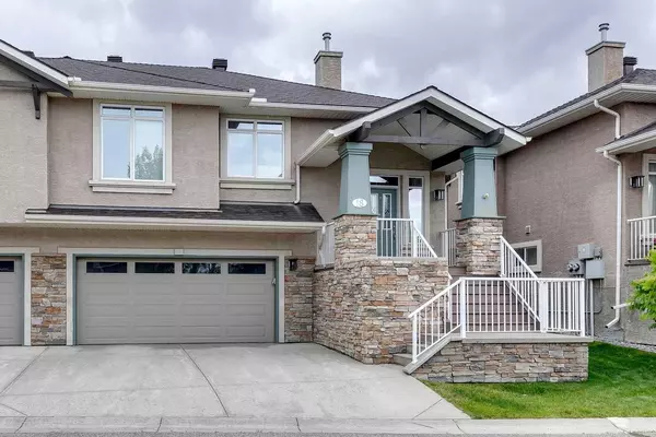 18 Discovery Woods Villas SW, Calgary, AB T3H 5A6