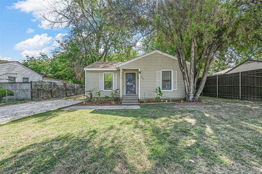 713 Gardiner Street, Arlington, TX 76012