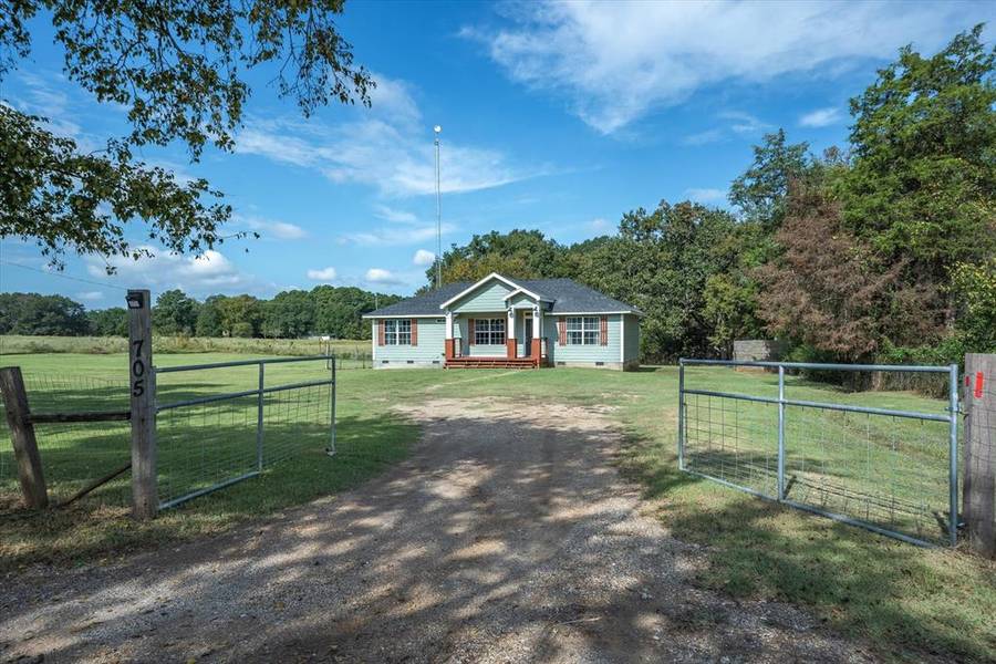 705 Vz County Road 1107, Canton, TX 75103