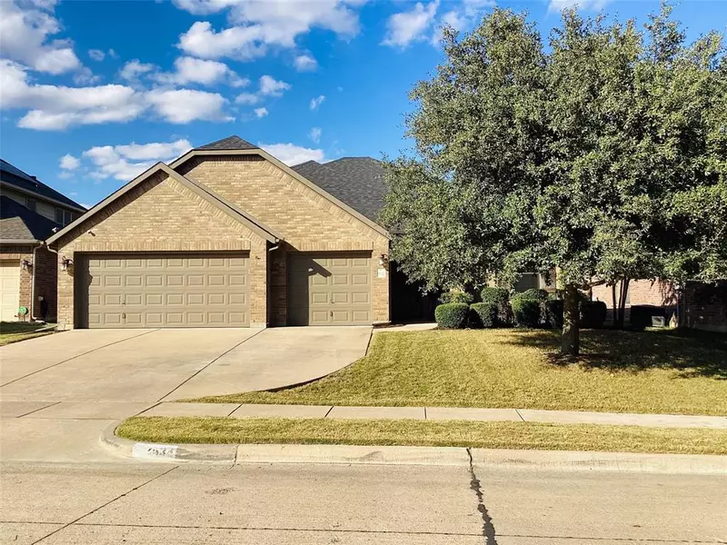 2534 Glen Ranch Drive, Burleson, TX 76028