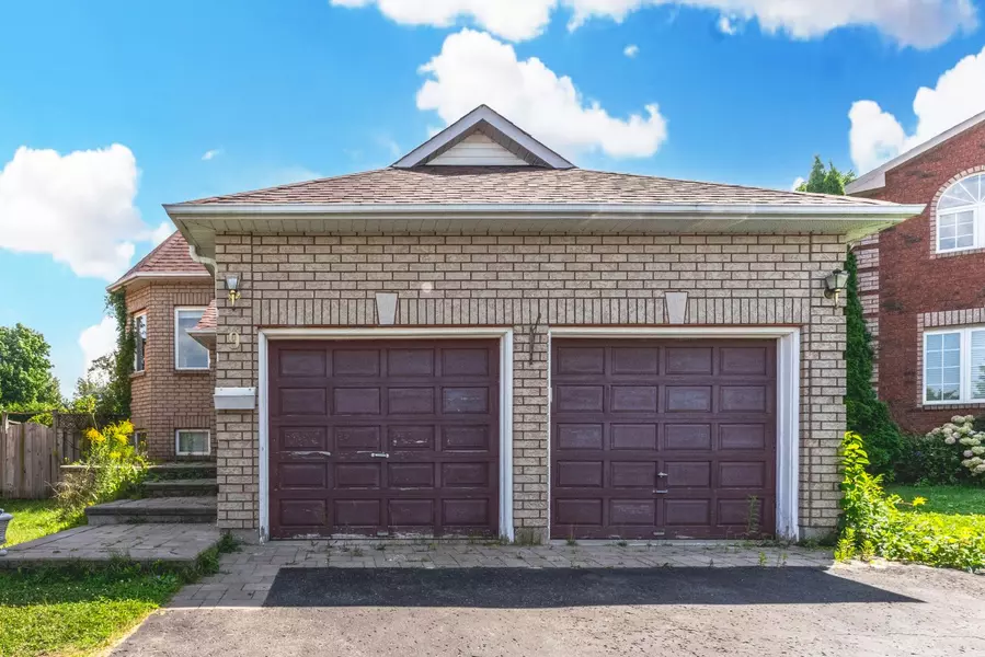 9 Kestrel CT #Lower, Barrie, ON L4M 6P6