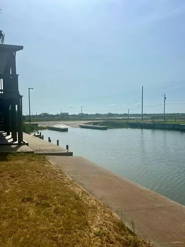 Rockport, TX 78382,61 Channelview