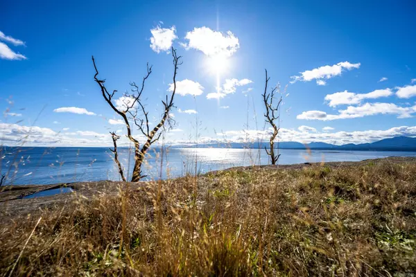 Hornby Island, BC V0R 1Z0,8935 Central Rd