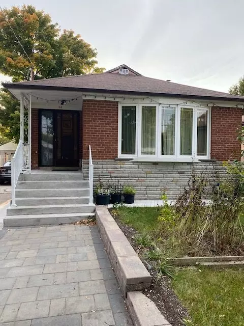 Toronto E04, ON M1R 4S6,34 Crocus DR #Main