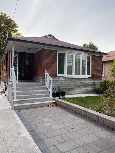 Toronto E04, ON M1R 4S6,34 Crocus DR #Main