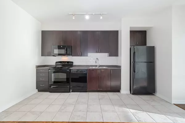 Mississauga, ON L5B 0E8,223 Webb DR #1509