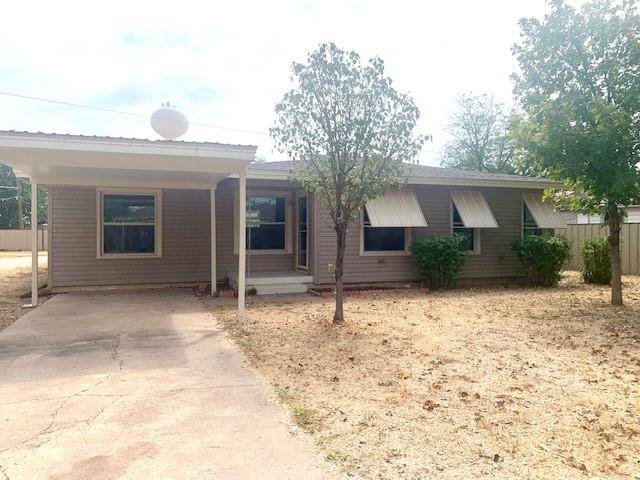 821 Avenue J, Anson, TX 79501